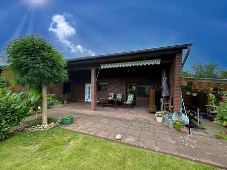 Überdachte Terrasse - Bungalow in 27639 Wurster Nordseeküste mit 153m² kaufen