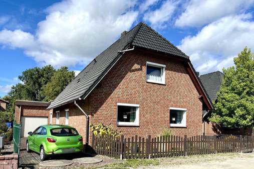 Hausansicht Hausansicht - Einfamilienhaus in 27574 Bremerhaven mit 156m² kaufen