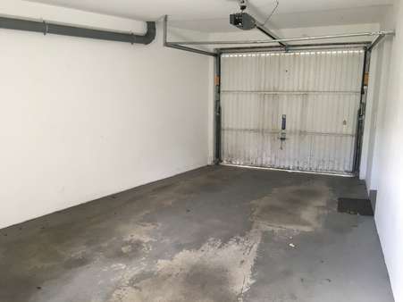 Garage von innen - Erdgeschosswohnung in 27607 Geestland mit 96m² als Kapitalanlage günstig kaufen