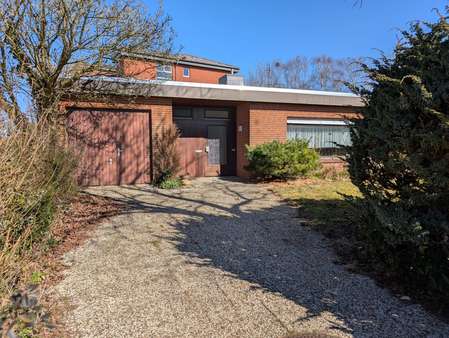 Auffahrt Auffahrt - Bungalow in 21781 Cadenberge mit 90m² kaufen