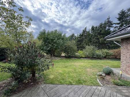 Blick von der Terrasse - Bungalow in 27639 Wurster Nordseeküste mit 210m² kaufen