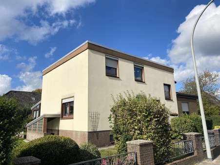 Seitenansicht - Zweifamilienhaus in 27574 Bremerhaven mit 164m² kaufen