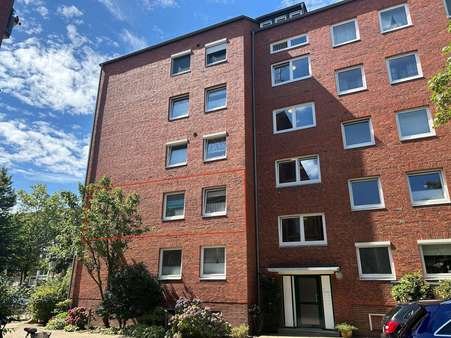 Hauseingang - Etagenwohnung in 27570 Bremerhaven mit 89m² kaufen