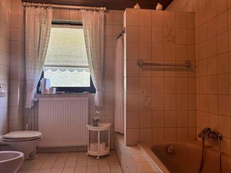 Badezimmer - Einfamilienhaus in 27639 Wurster Nordseeküste mit 153m² kaufen