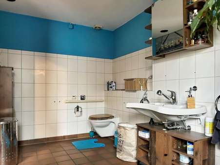 Badezimmer EG Ansicht 2 - Doppelhaushälfte in 28327 Bremen mit 101m² kaufen