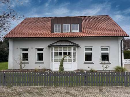 Straßenansicht - Einfamilienhaus in 27639 Wurster Nordseeküste mit 193m² kaufen