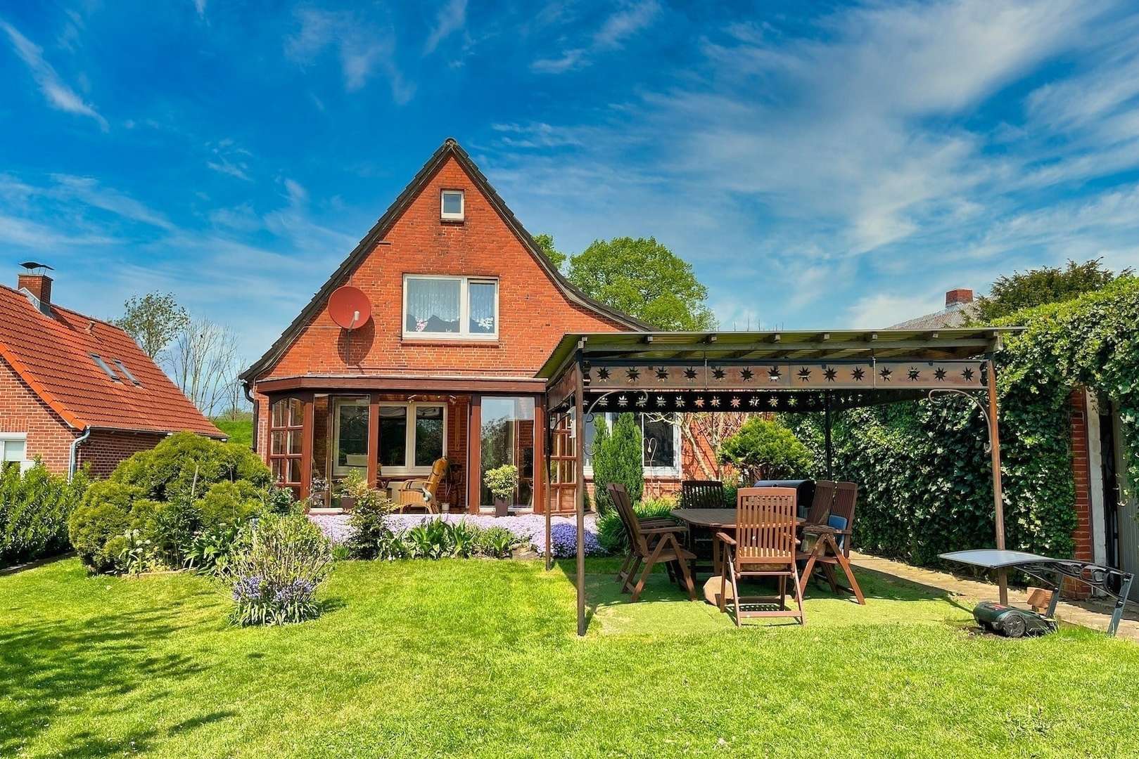 Blick aus dem Garten Blick aus dem Garten - Einfamilienhaus in 21732 Krummendeich mit 190m² kaufen