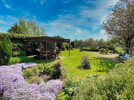 Blick in den Garten Blick in den Garten - Einfamilienhaus in 21732 Krummendeich mit 190m² kaufen