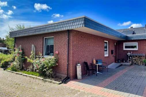 Hof-/Ostansicht - Bungalow in 27639 Wurster Nordseeküste mit 100m² kaufen
