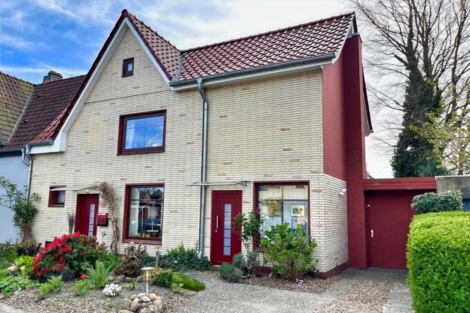 Hausansicht Hausansicht - Doppelhaushälfte in 27578 Bremerhaven mit 141m² kaufen