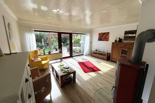 Wohnzimmer - Doppelhaushälfte in 27578 Bremerhaven mit 141m² kaufen