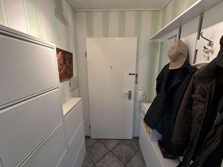 Wohnungseingang - Etagenwohnung in 27572 Bremerhaven mit 75m² kaufen