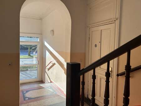 Hauseingang - Etagenwohnung in 27568 Bremerhaven mit 97m² kaufen