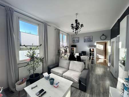 Wohnzimmer - Etagenwohnung in 27568 Bremerhaven mit 97m² kaufen