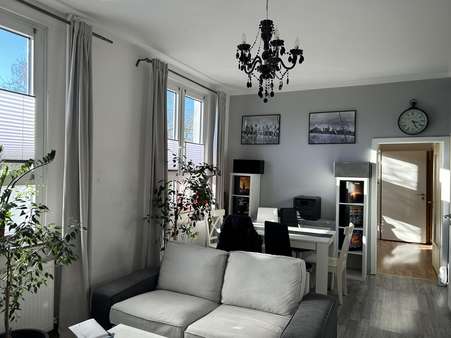 Wohnzimmer Ansicht 2 - Etagenwohnung in 27568 Bremerhaven mit 97m² kaufen