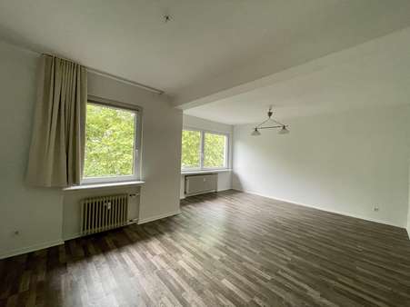 Schlaf- und Wohnbereich Bild 2 - Etagenwohnung in 40237 Düsseldorf mit 65m² kaufen