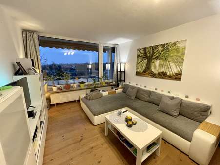Wohnzimmer - Etagenwohnung in 40699 Erkrath mit 97m² kaufen