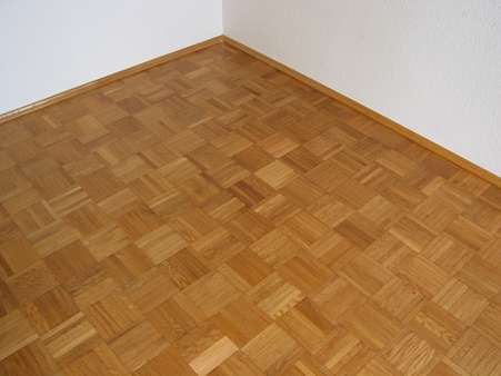 Parkettboden im Wohnzimmer - Etagenwohnung in 40880 Ratingen mit 60m² kaufen