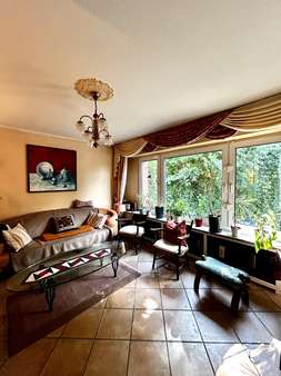 Wohnzimmer - Einfamilienhaus in 40880 Ratingen mit 120m² kaufen