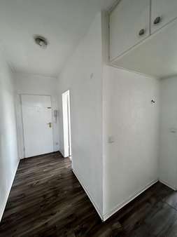 Eingansbereich Eingansbereich - Etagenwohnung in 40472 Düsseldorf mit 76m² kaufen