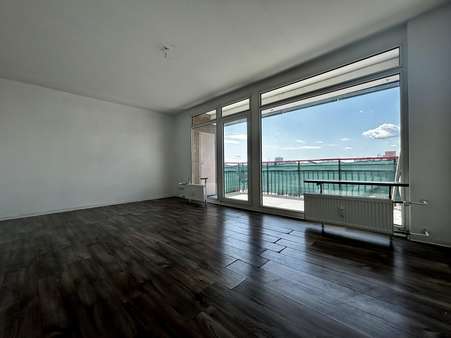 Wohnzimmer Wohnzimmer - Etagenwohnung in 40472 Düsseldorf mit 76m² kaufen