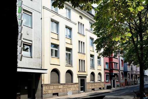 Aussenansicht Aussenansicht - Dachgeschosswohnung in 40225 Düsseldorf mit 44m² kaufen