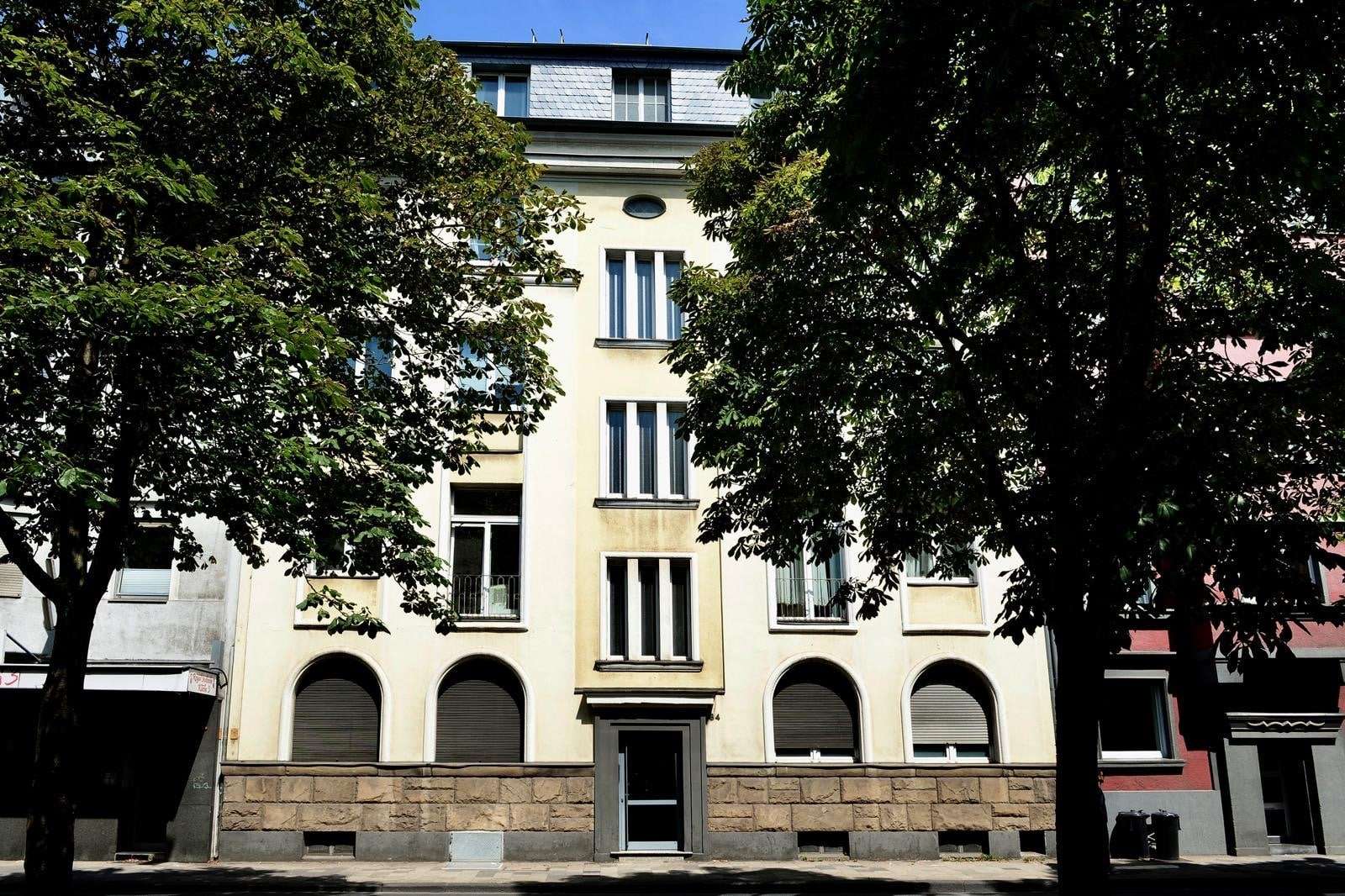 Aussenansicht Aussenansicht - Dachgeschosswohnung in 40225 Düsseldorf mit 44m² kaufen