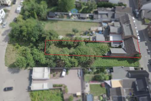 Luftaufnahme Luftaufnahme - Grundstück in 41472 Neuss mit 577m² kaufen