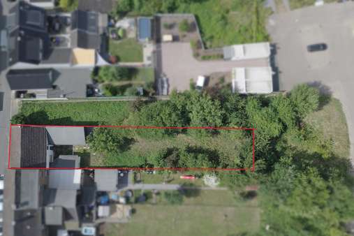 Luftaufnahme Luftaufnahme - Grundstück in 41472 Neuss mit 577m² kaufen