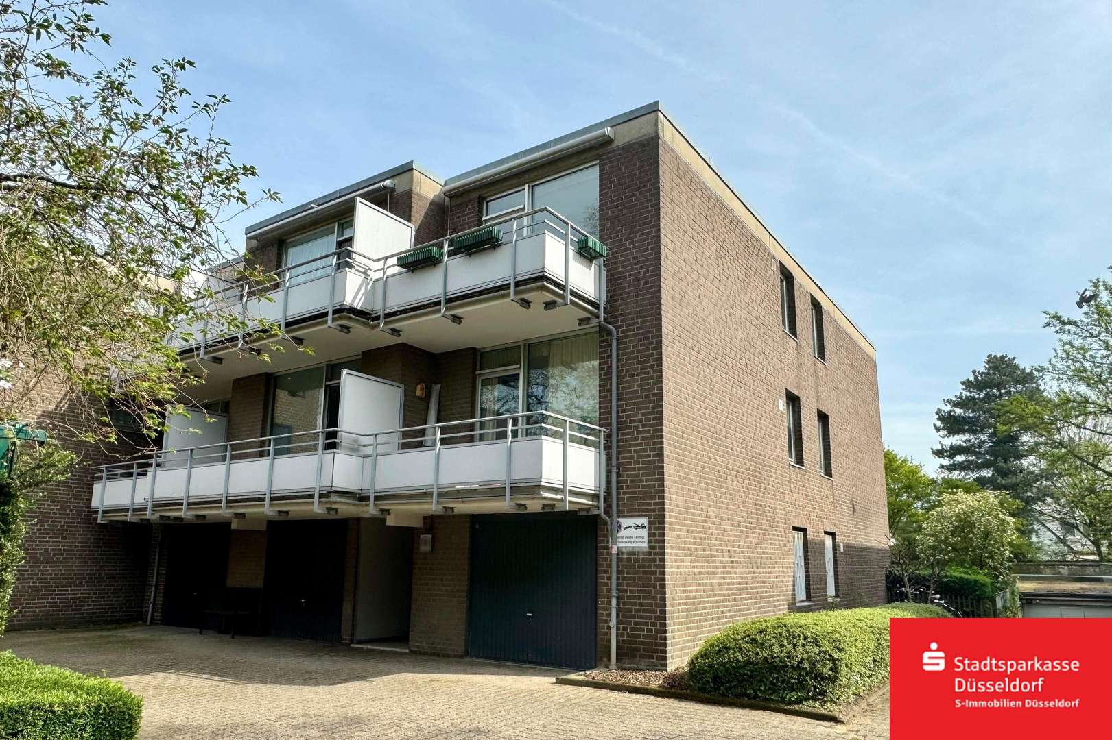 Hausansicht - Etagenwohnung in 40474 Düsseldorf mit 62m² kaufen