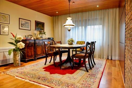 Esszimmer Erdgeschoss Esszimmer Erdgeschoss - Einfamilienhaus in 40229 Düsseldorf mit 130m² kaufen