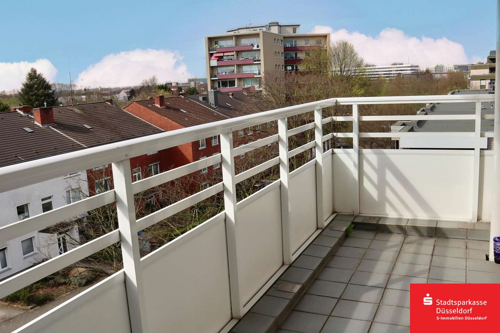 Balkon - Etagenwohnung in 40468 Düsseldorf mit 86m² kaufen