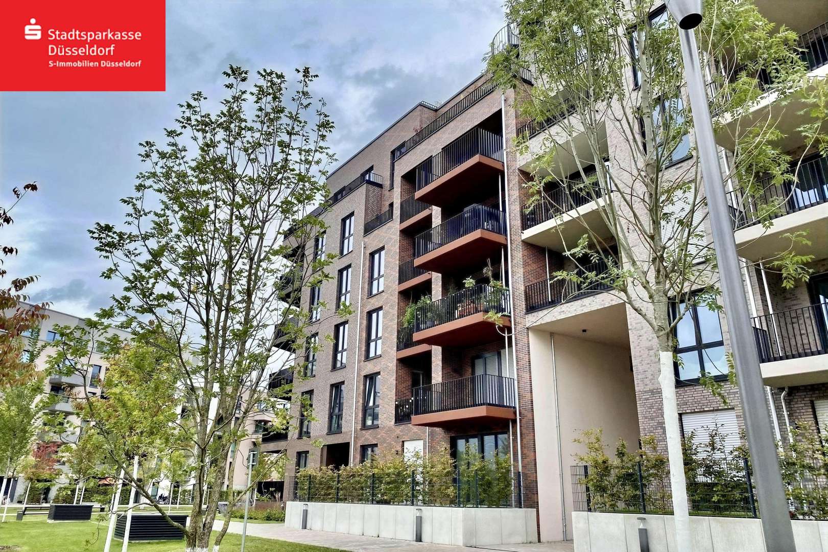 Außenansicht Außenansicht - Etagenwohnung in 40476 Düsseldorf mit 129m² kaufen