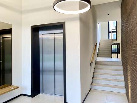 Treppenhaus Treppenhaus - Etagenwohnung in 40476 Düsseldorf mit 129m² kaufen