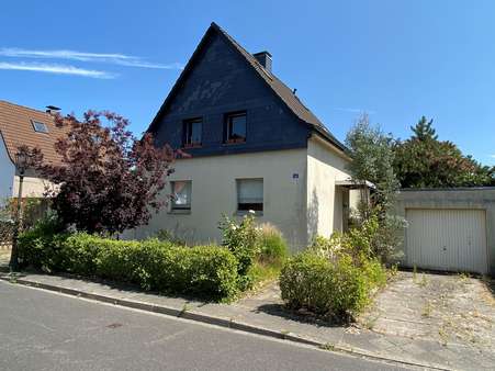 Hausansicht 1 Hausansicht 1 - Einfamilienhaus in 40468 Düsseldorf mit 110m² kaufen