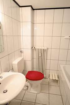 Badezimmer - Etagenwohnung in 40229 Düsseldorf mit 59m² günstig kaufen