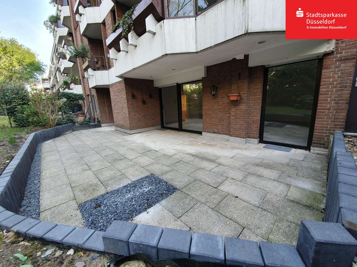 Rückansicht Rückansicht - Souterrain-Wohnung in 40545 Düsseldorf mit 72m² kaufen