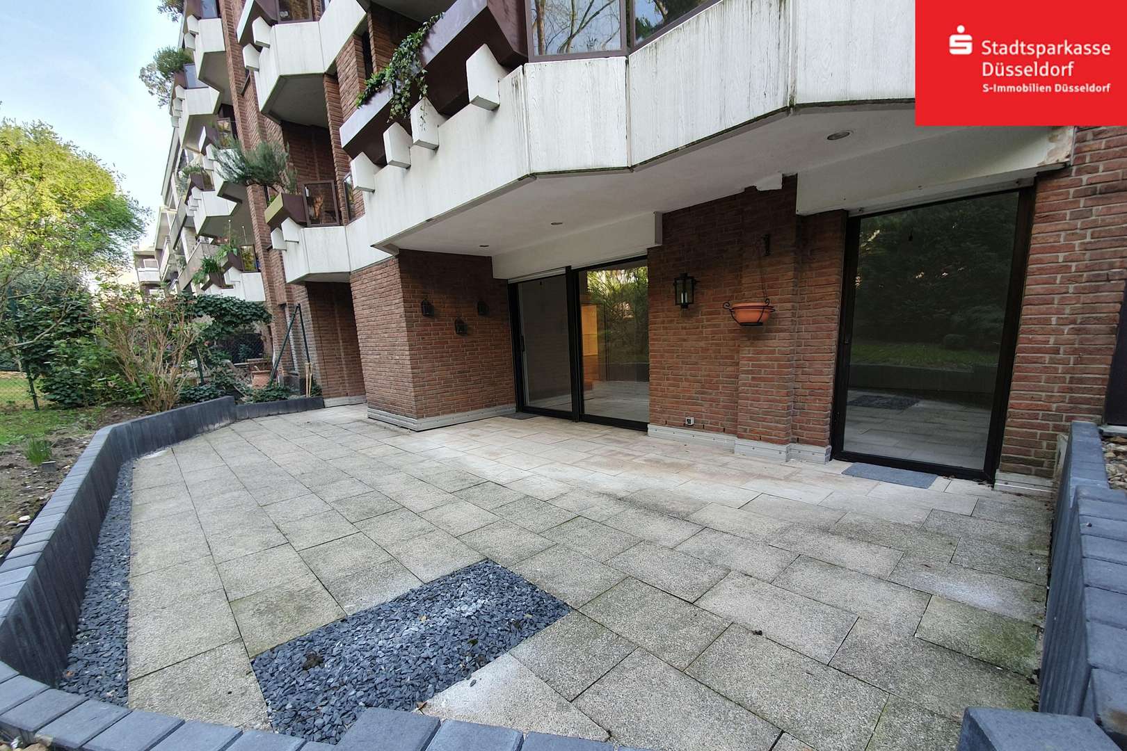 Rückansicht Rückansicht - Souterrain-Wohnung in 40545 Düsseldorf mit 72m² kaufen