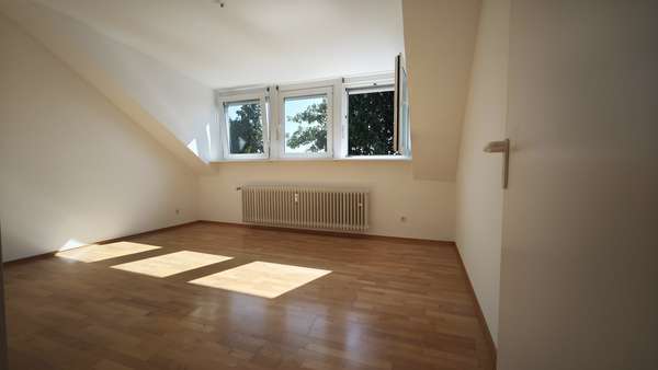 Schlafzimmer - Dachgeschosswohnung in 40667 Meerbusch mit 46m² kaufen