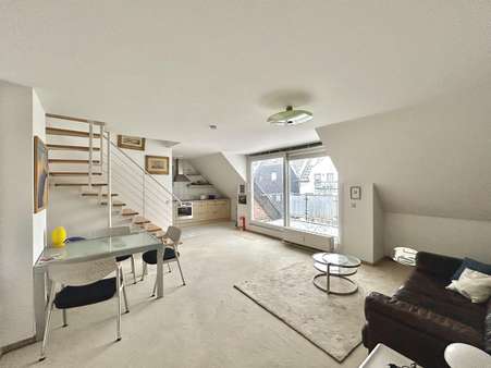Wohn-Essbereich - Maisonette-Wohnung in 40221 Düsseldorf mit 70m² kaufen