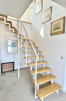 Treppe zur Galerie - Maisonette-Wohnung in 40221 Düsseldorf mit 70m² kaufen