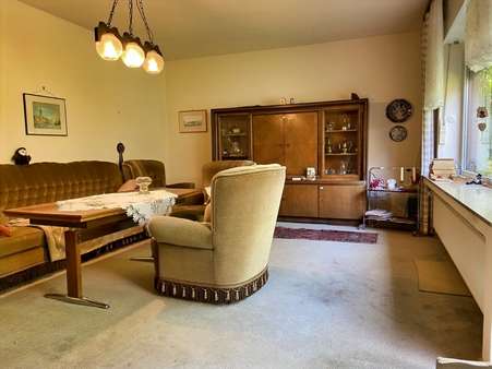 Wohnzimmer Wohnzimmer - Bungalow in 40595 Düsseldorf mit 100m² kaufen
