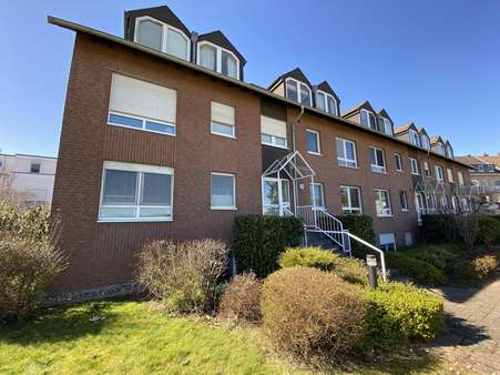 Vorderansicht Vorderansicht - Dachgeschosswohnung in 40589 Düsseldorf mit 74m² kaufen