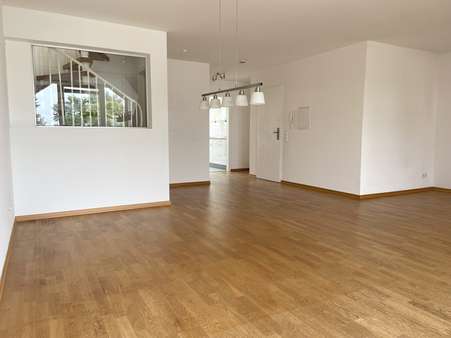 Wohn-/Essbereich Dachgeschoss Wohn-/Essbereich Dachgeschoss - Dachgeschosswohnung in 40589 Düsseldorf mit 74m² kaufen