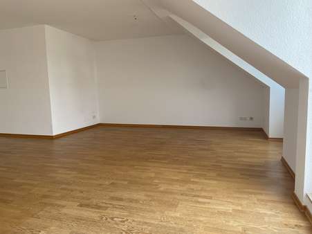 Wohn-/Essbereich Dachgeschoss Wohn-/Essbereich Dachgeschoss - Dachgeschosswohnung in 40589 Düsseldorf mit 74m² kaufen