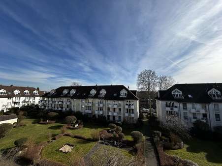 Aussicht Balkon - Dachgeschosswohnung in 40764 Langenfeld mit 62m² kaufen