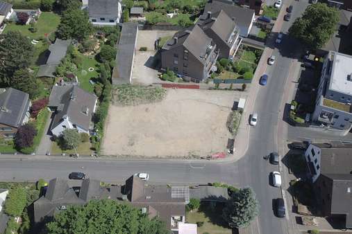 Drohnenaufnahme - Doppelhaushälfte in 41564 Kaarst mit 125m² kaufen