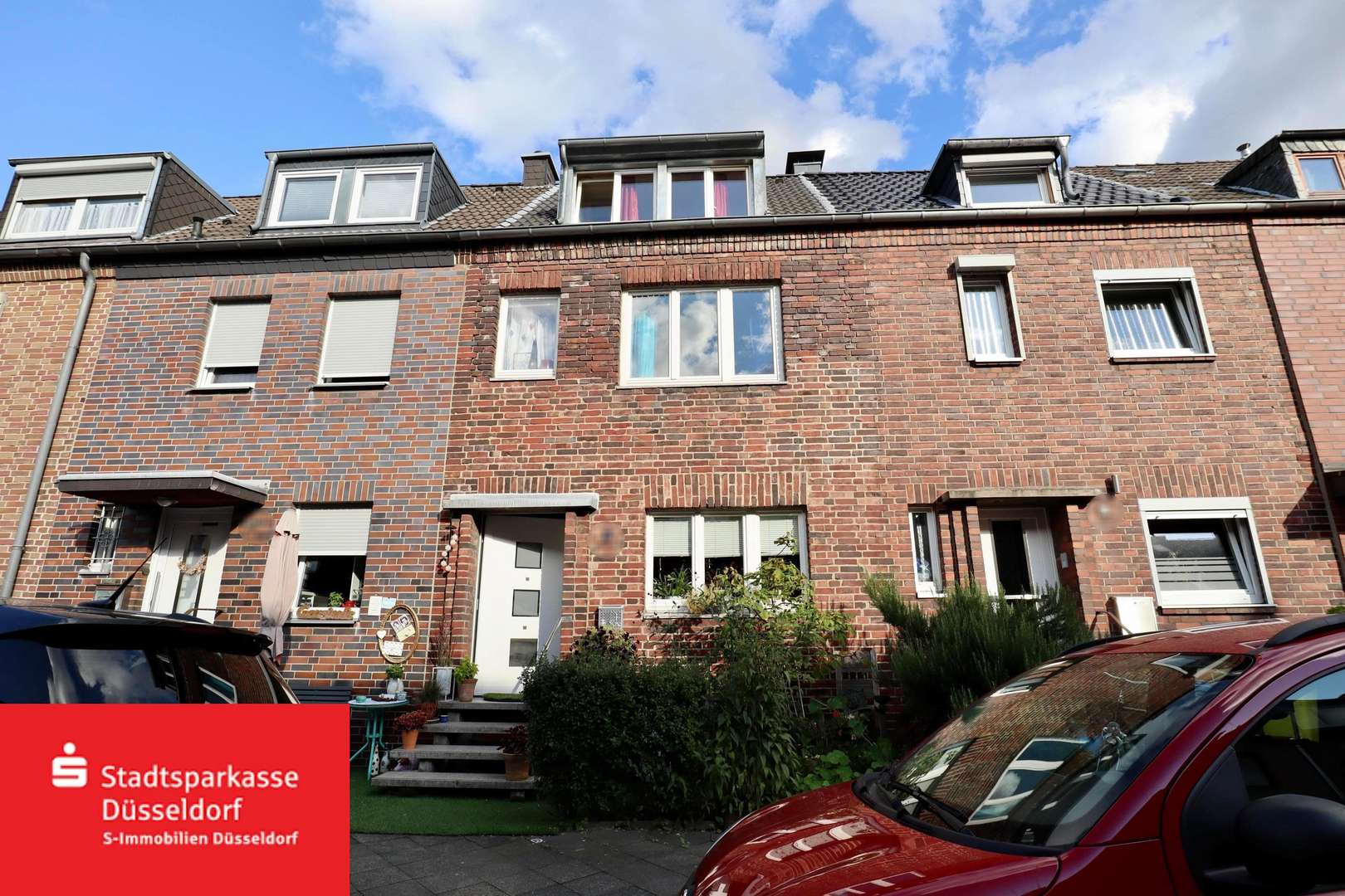 Straßenansicht - Reihenmittelhaus in 40472 Düsseldorf mit 85m² kaufen