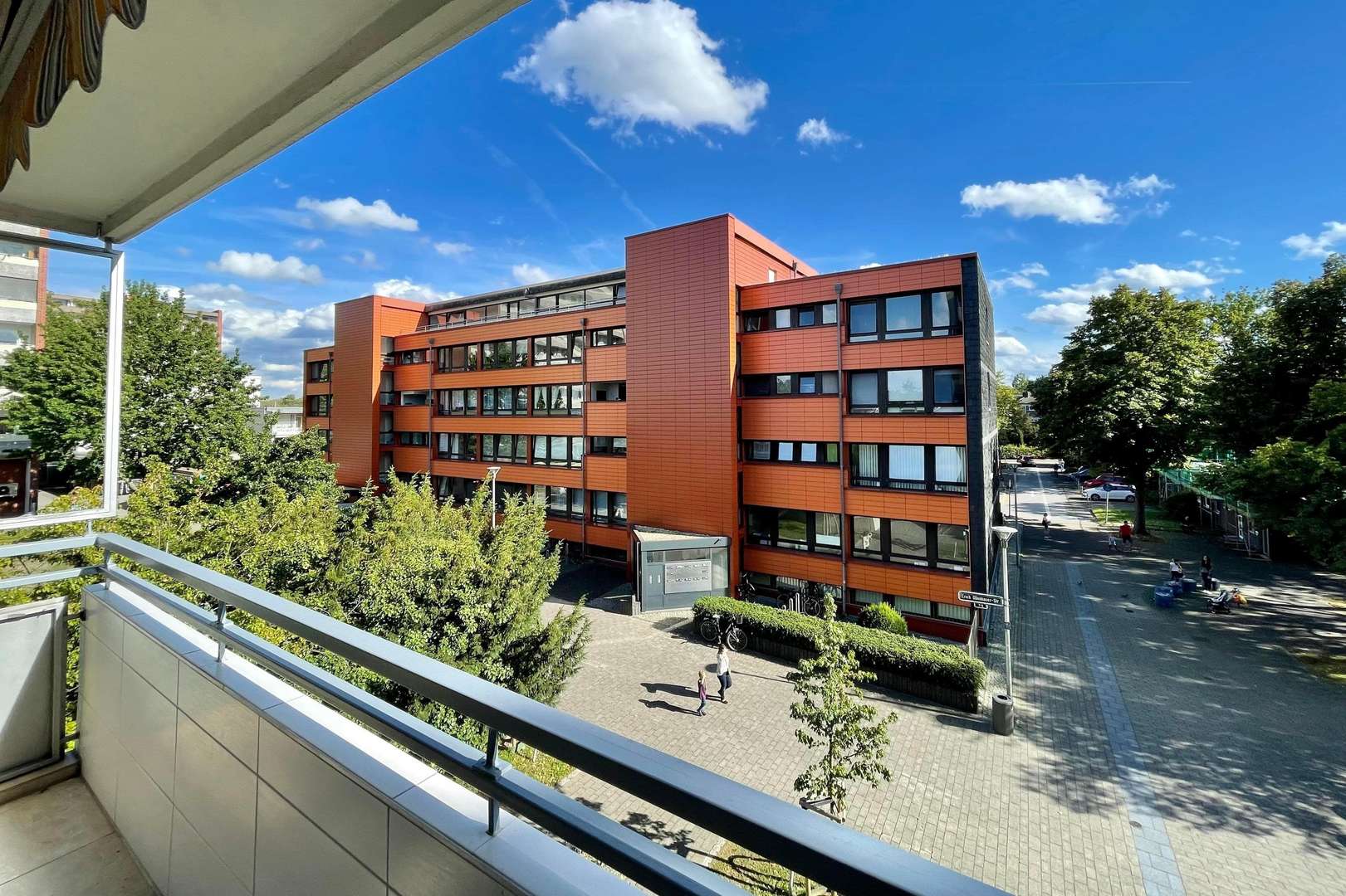 Aussicht Balkon - Etagenwohnung in 40595 Düsseldorf mit 84m² kaufen