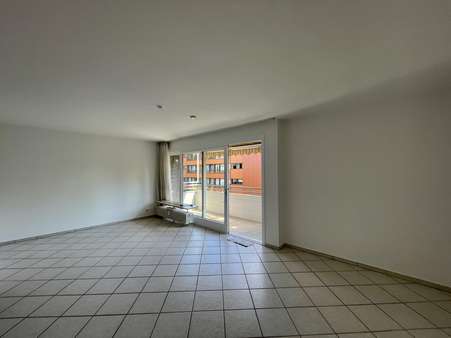 Wohnzimmer - Etagenwohnung in 40595 Düsseldorf mit 84m² kaufen